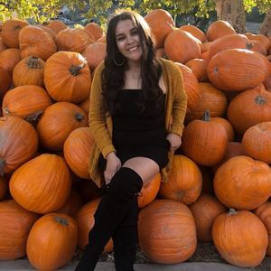 Meet your Posher, Daniela